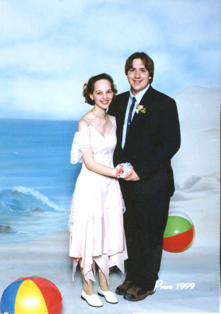 prom.jpg (49008 bytes)